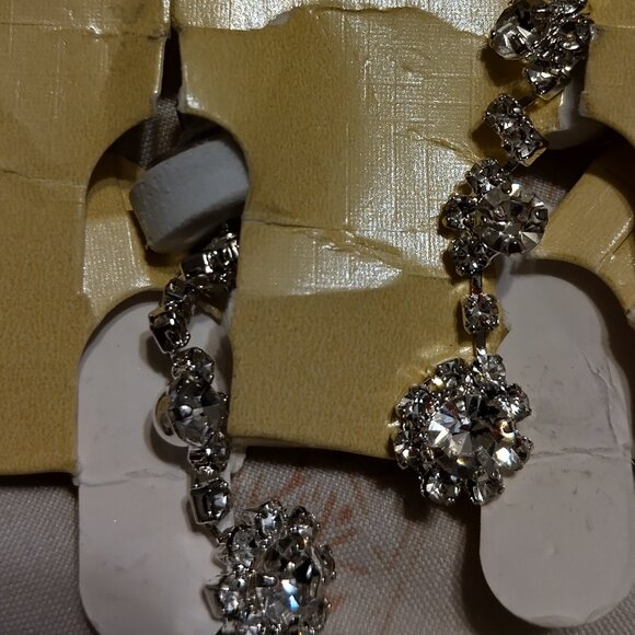 SPARKLY EARRINGS no discount's given prices are low enough - Picture 1 of 1